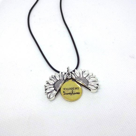 NEW You are my sunshine Sunflower Charm Nacklace - Picture 5 of 5
